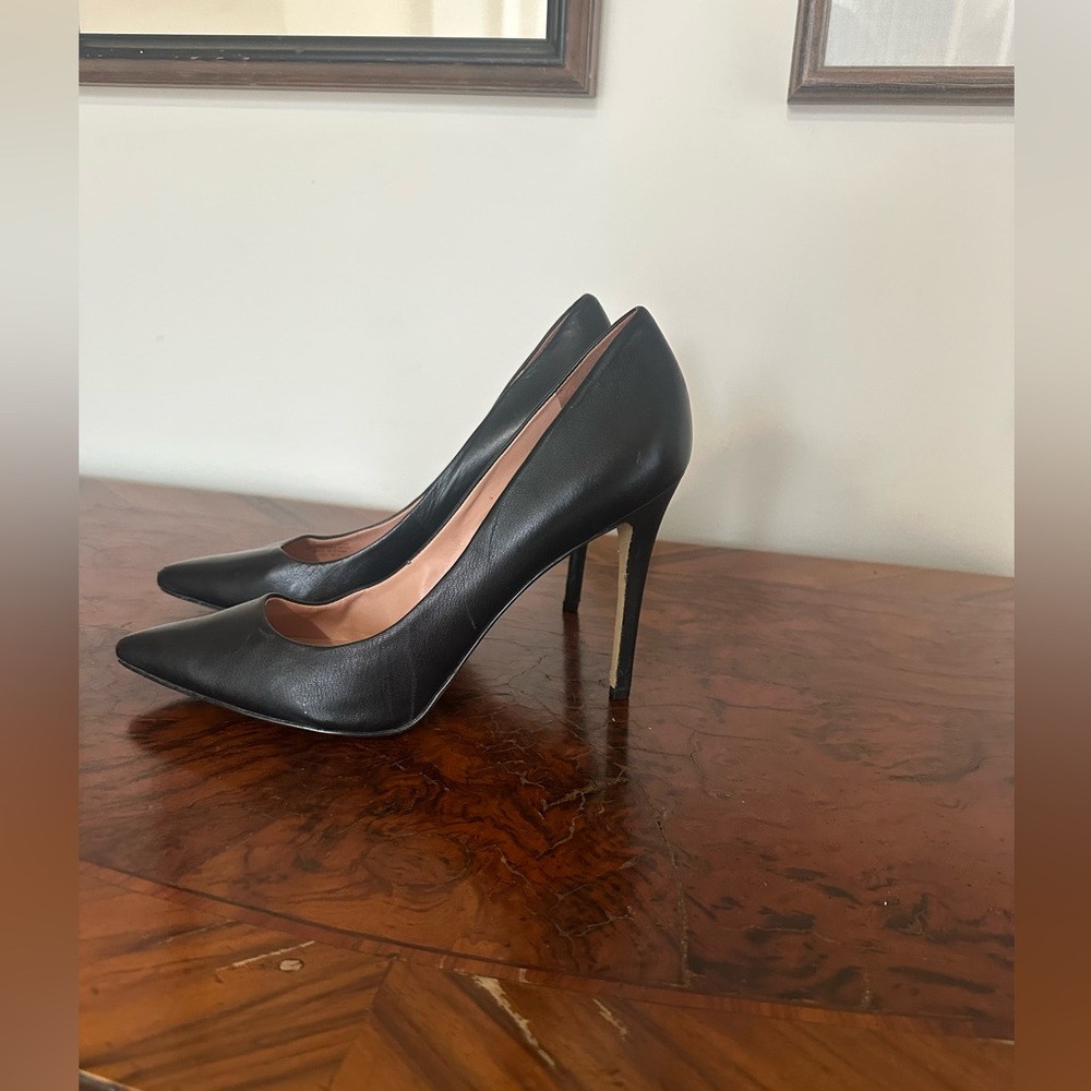 Classic Black Pointed-Toe Stiletto Pumps